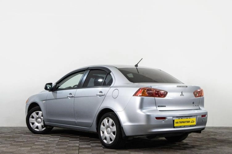 Mitsubishi Lancer 4 из 6