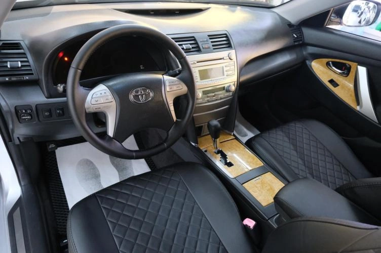 Toyota Camry 10 из 21