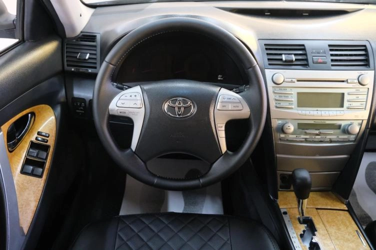 Toyota Camry 11 из 21