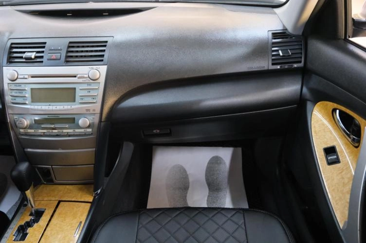 Toyota Camry 16 из 21