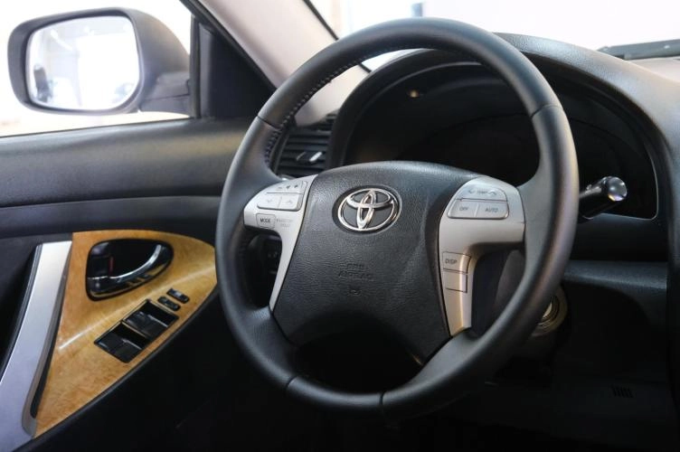 Toyota Camry 12 из 21