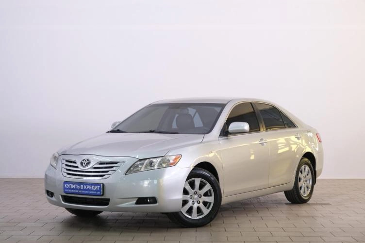 Toyota Camry 3 из 6