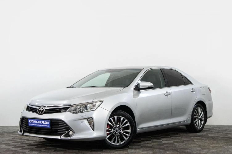 Toyota Camry 3 из 6