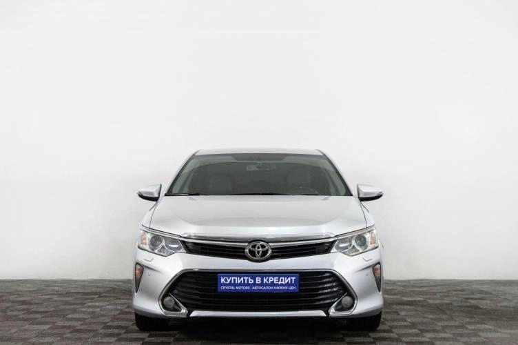 Toyota Camry 2 из 6