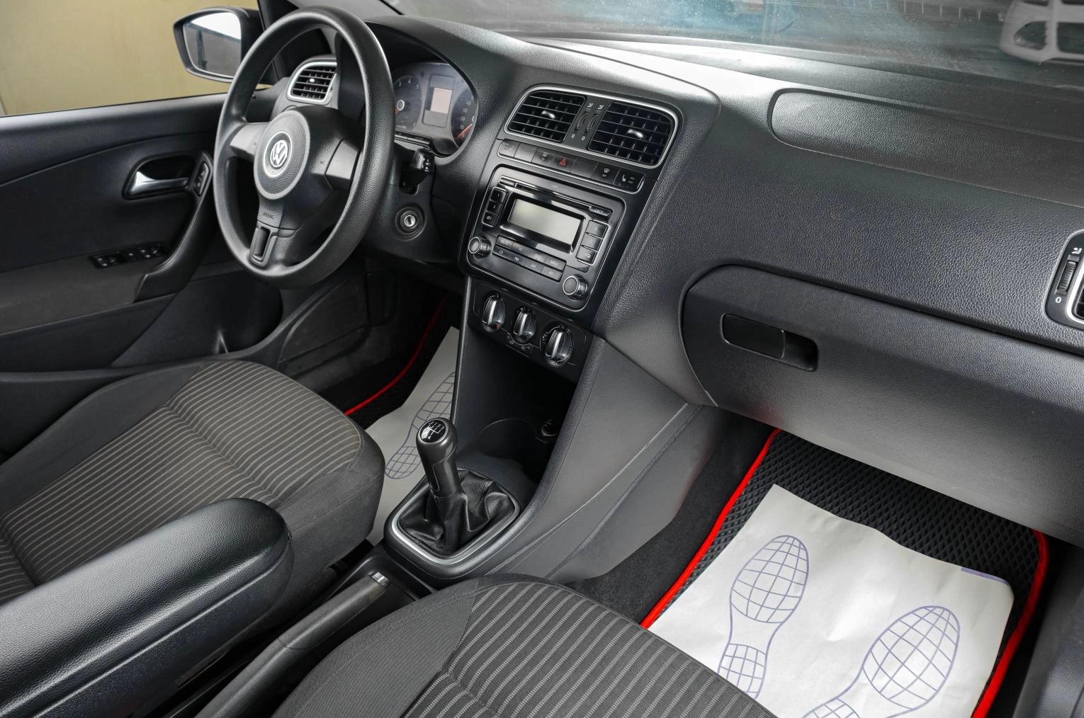 Volkswagen Polo 10 из 16