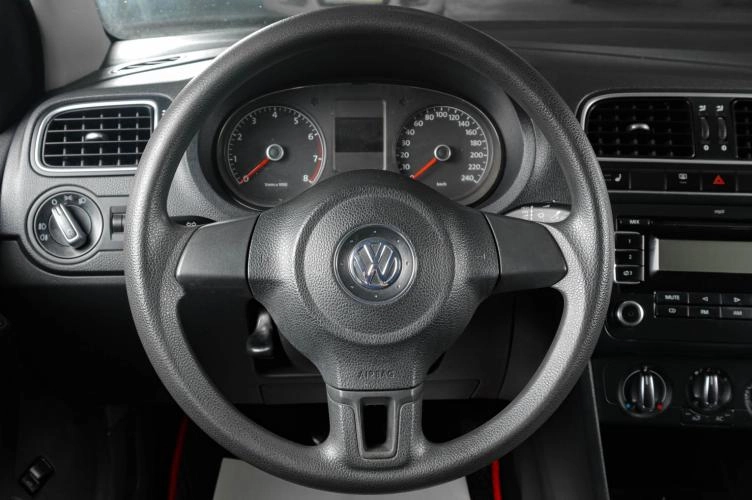 Volkswagen Polo 14 из 16