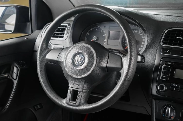Volkswagen Polo 12 из 16