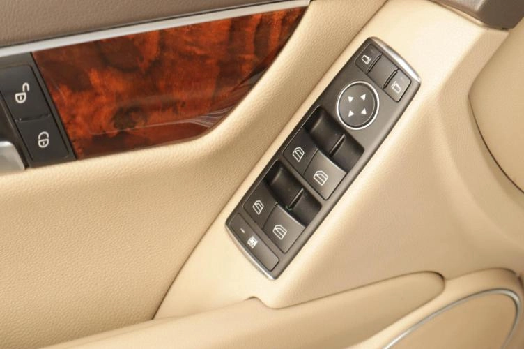 Mercedes-Benz C-класс 7 из 23