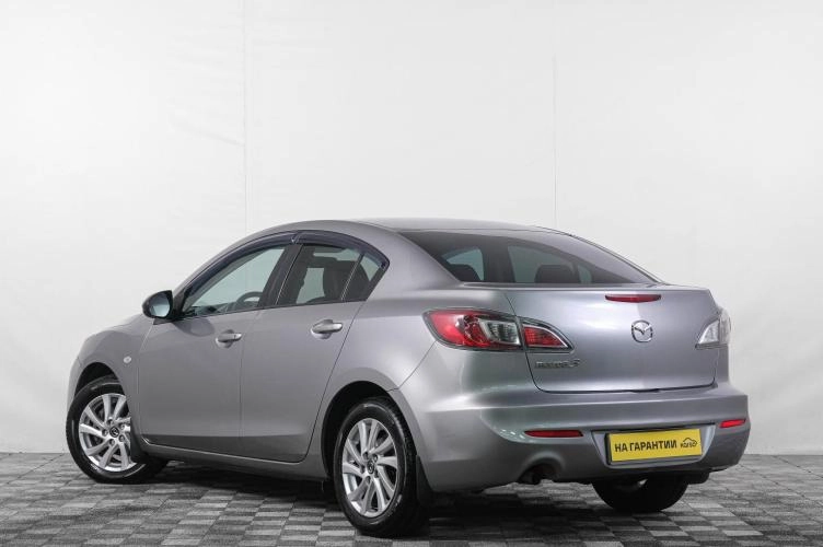 Mazda 3 4 из 6