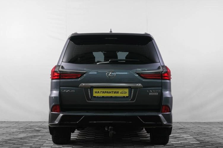 Lexus LX 5 из 6