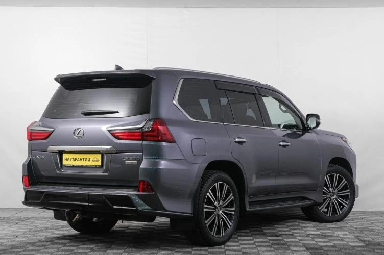 Lexus LX 6 из 6