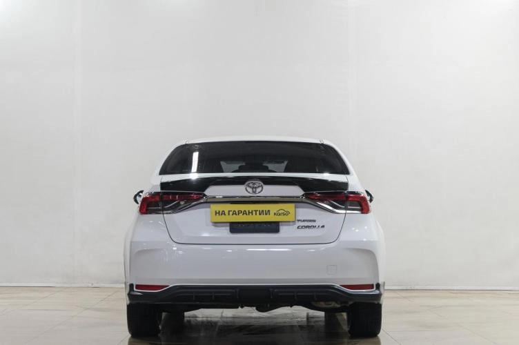 Toyota Corolla 5 из 6
