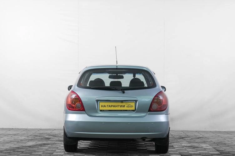 Nissan Almera 5 из 6