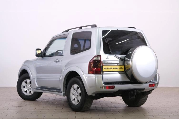 Mitsubishi Pajero 4 из 6