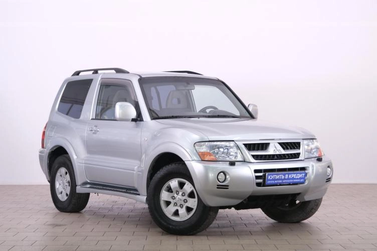 Mitsubishi Pajero 1 из 6