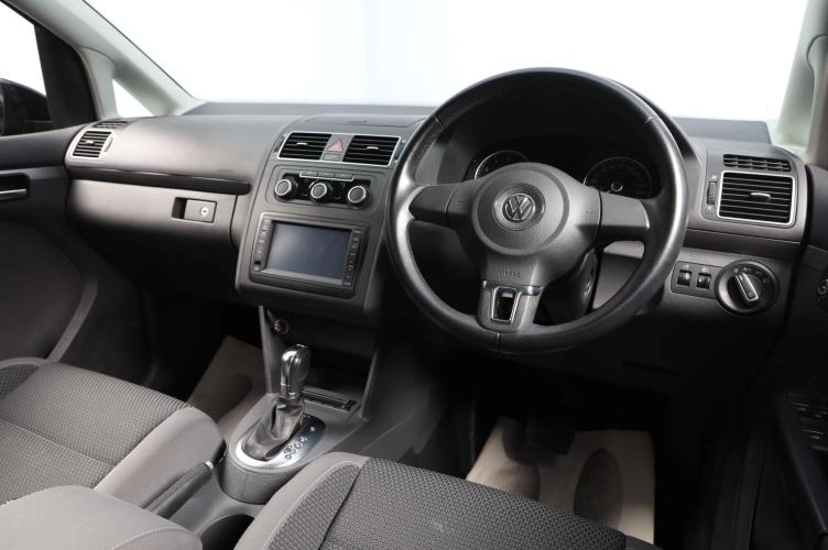 Volkswagen Touran 9 из 16