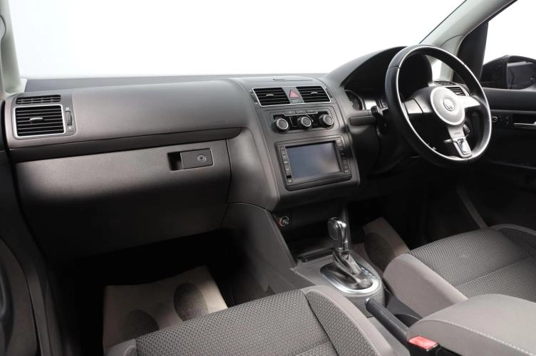 Volkswagen Touran 7 из 16