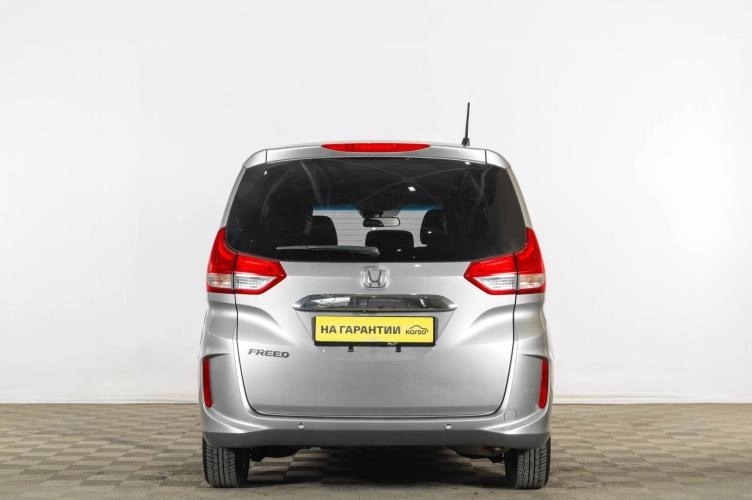 Honda Freed 5 из 6