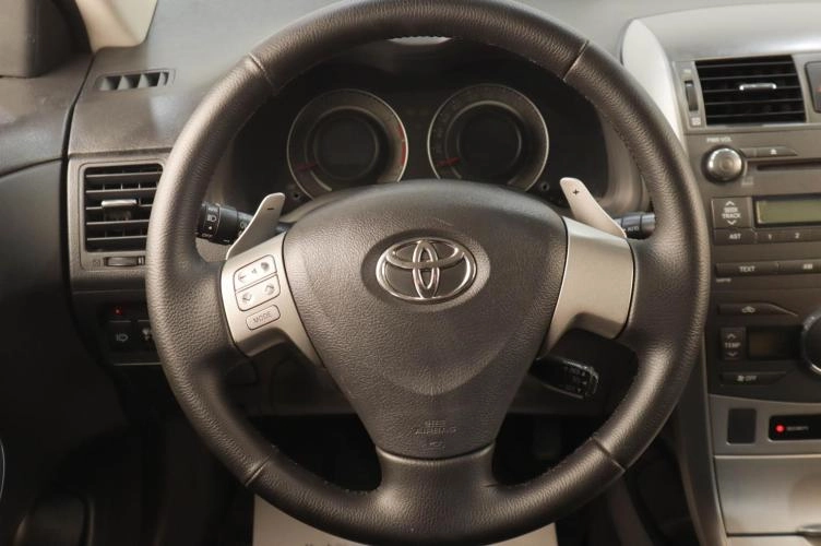 Toyota Corolla 11 из 19