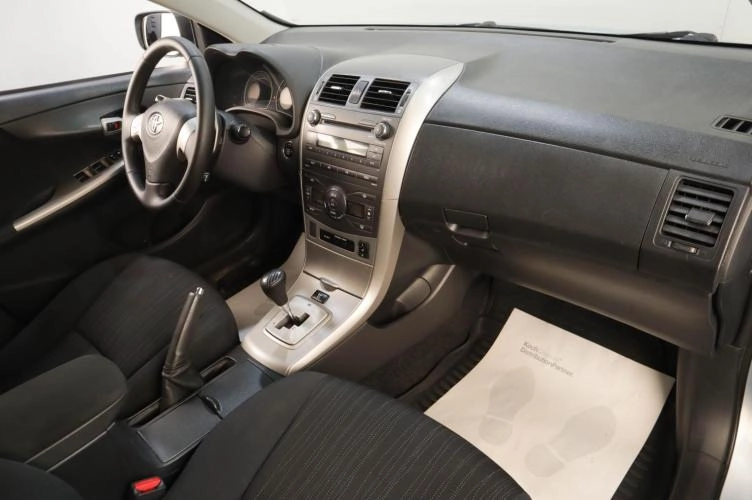 Toyota Corolla 10 из 19