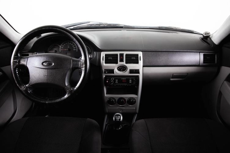 ВАЗ (LADA) Priora 12 из 18