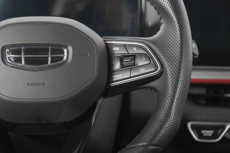 Geely Coolray 17 из 23