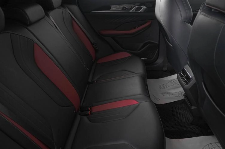 Geely Coolray 10 из 23