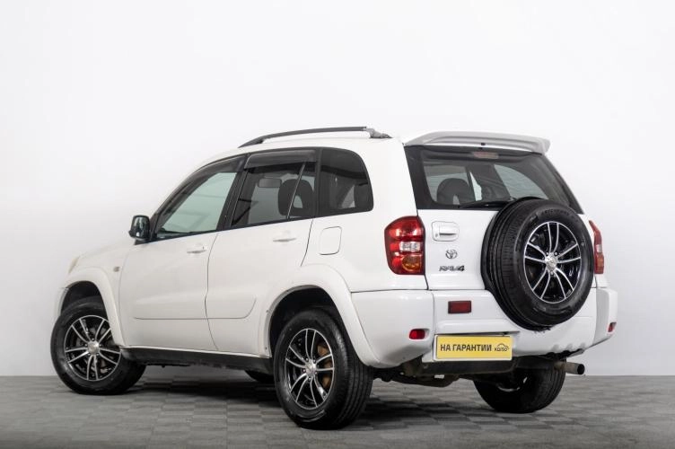 Toyota RAV4 5 из 6
