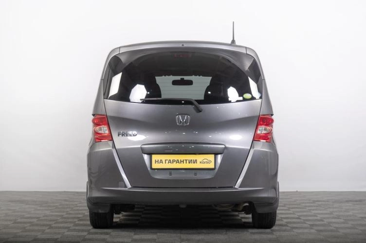Honda Freed 4 из 6