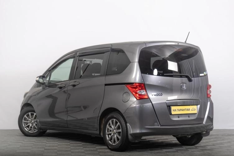 Honda Freed 5 из 6