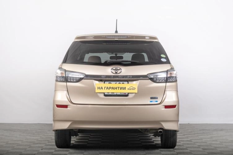Toyota Wish 4 из 6
