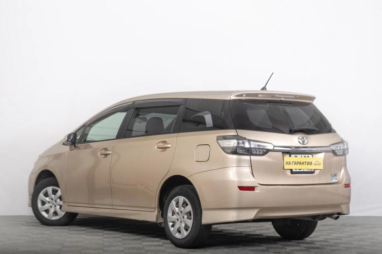 Toyota Wish 5 из 6