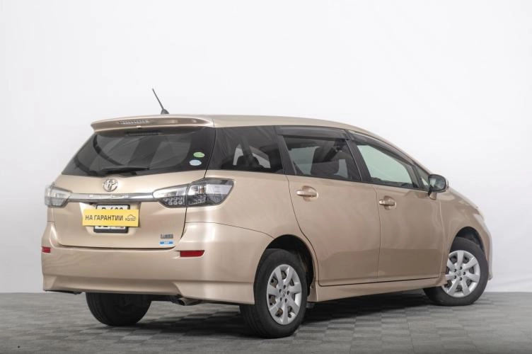 Toyota Wish 6 из 6
