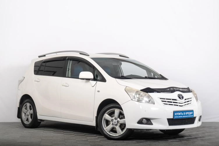 Toyota Verso 1 из 6