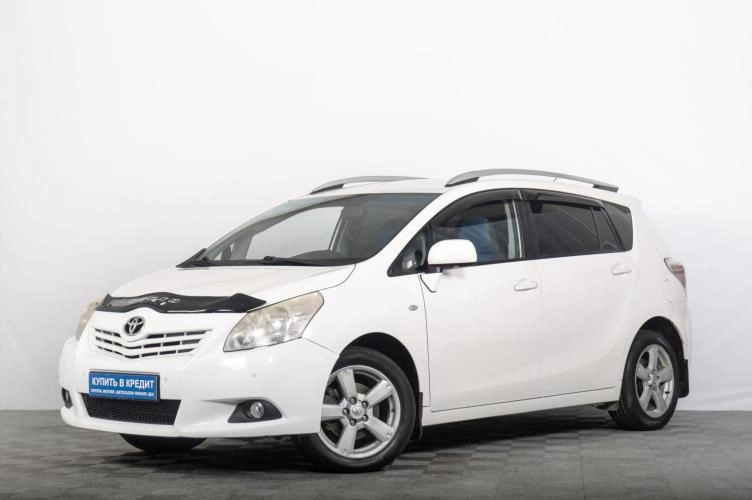 Toyota Verso 2 из 6