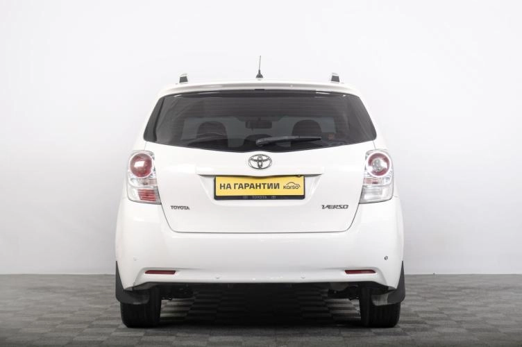 Toyota Verso 4 из 6