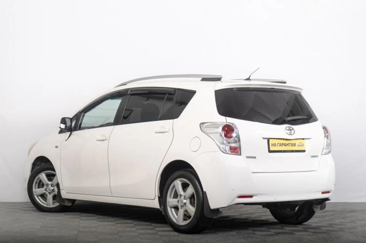 Toyota Verso 5 из 6