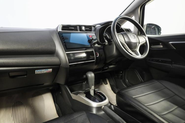 Honda Fit 9 из 16