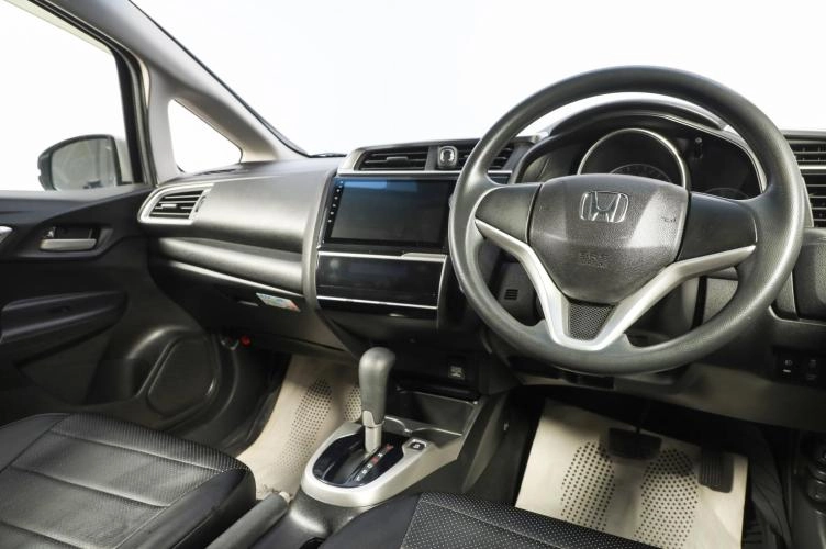 Honda Fit 7 из 16