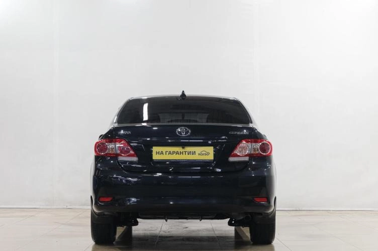 Toyota Corolla 5 из 6