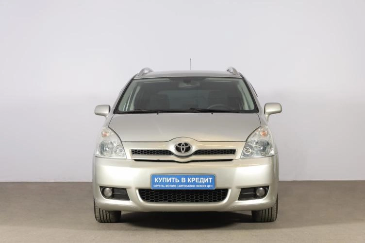 Toyota Corolla Verso 2 из 6