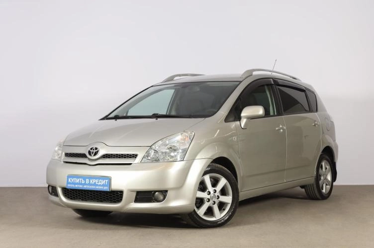 Toyota Corolla Verso 3 из 6