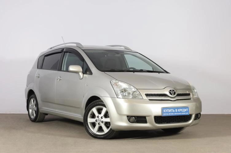 Toyota Corolla Verso 1 из 6