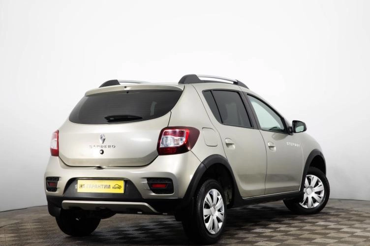 Renault Sandero 4 из 6