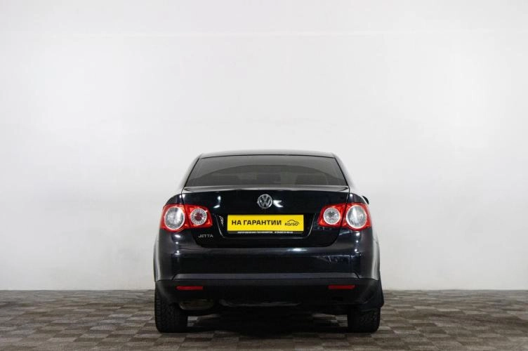 Volkswagen Jetta 5 из 6
