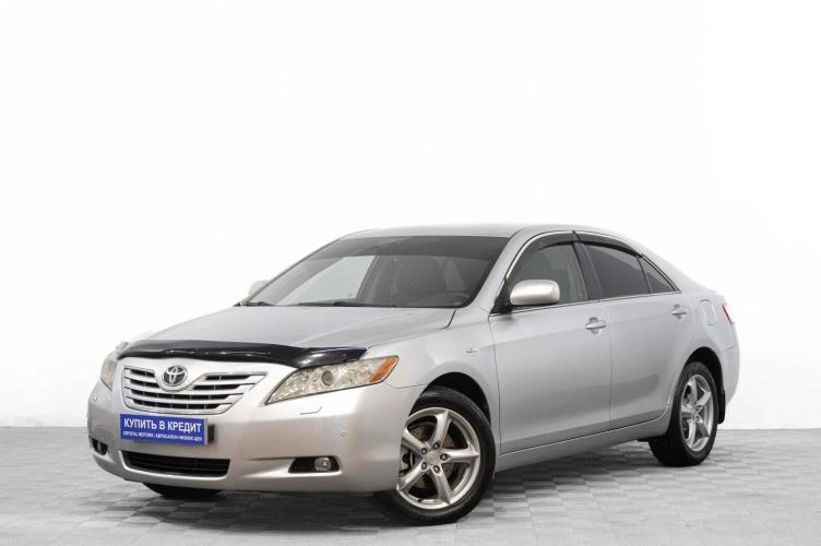 Toyota Camry 3 из 6