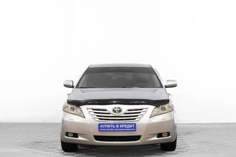 Toyota Camry 2 из 6