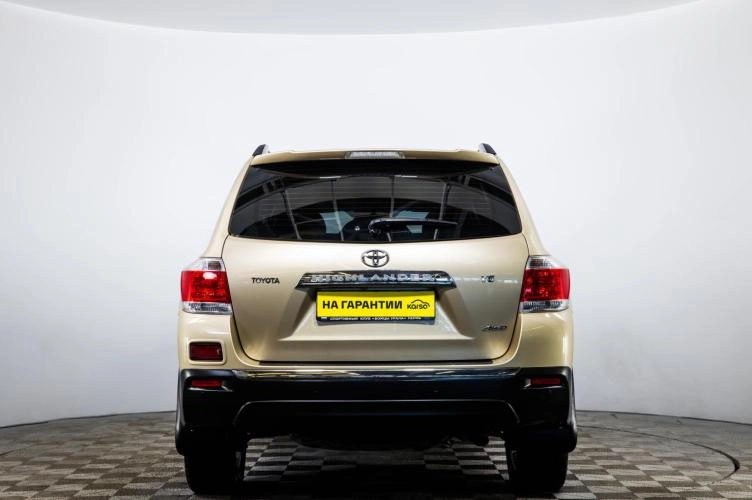 Toyota Highlander 5 из 6