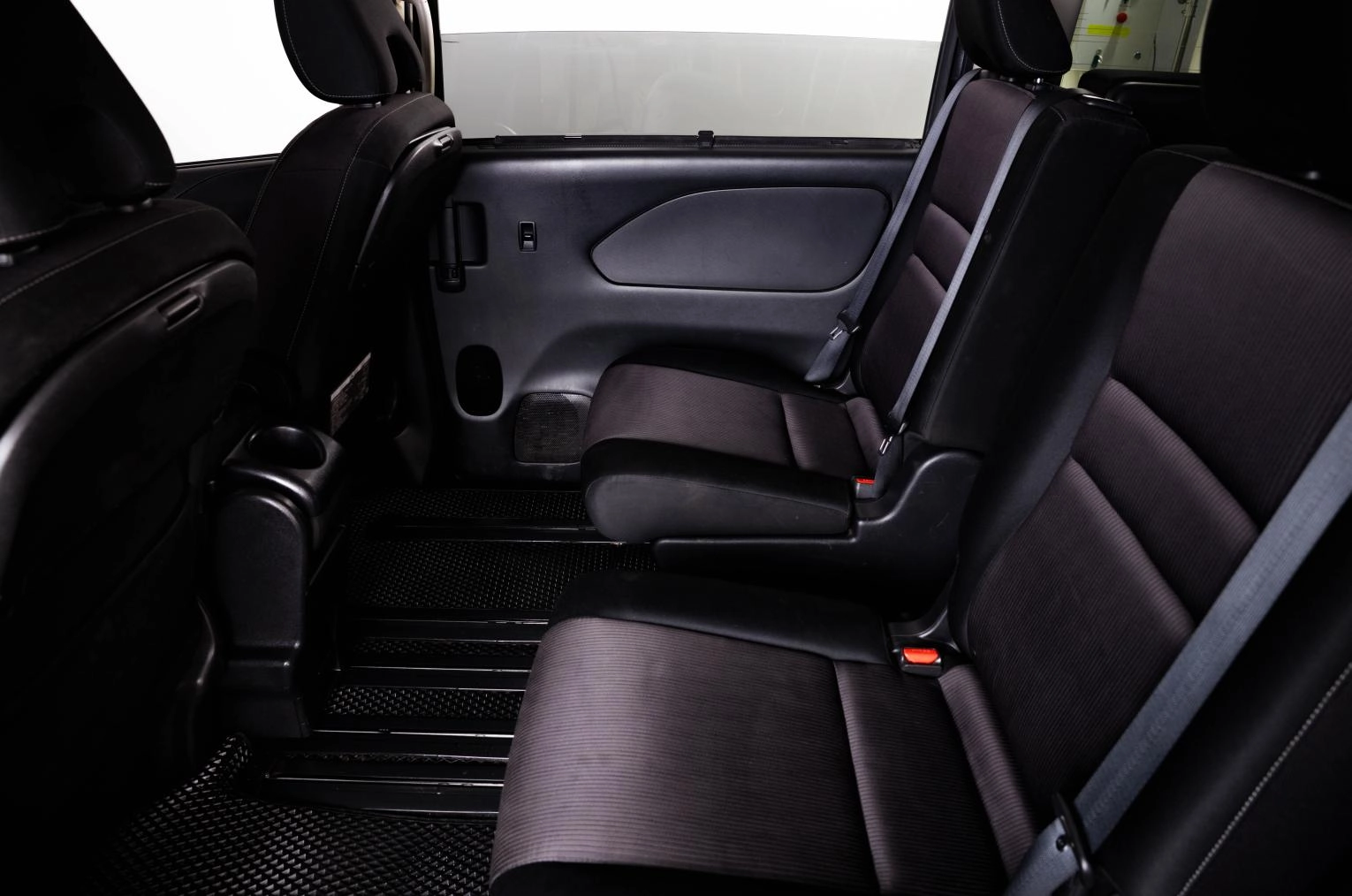 Nissan Serena 11 из 23