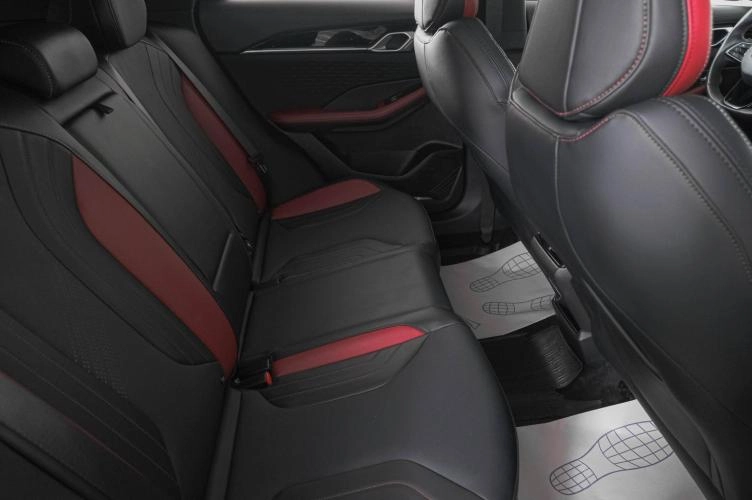 Geely Coolray 10 из 25
